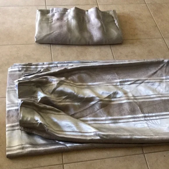 🔥 ON SALE 🔥 2 Panels 💖 Silky Curtain Panel Set-I have 2 panel